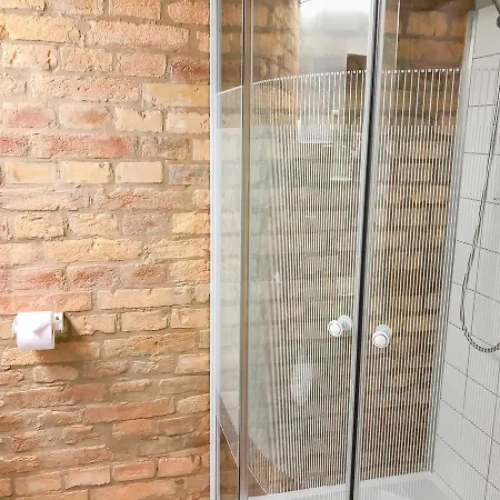 Economy Apartments *