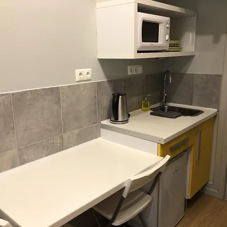 Economy Apartments *