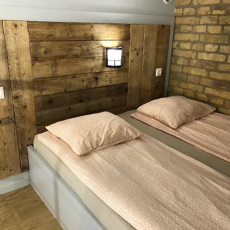 Economy Apartments *